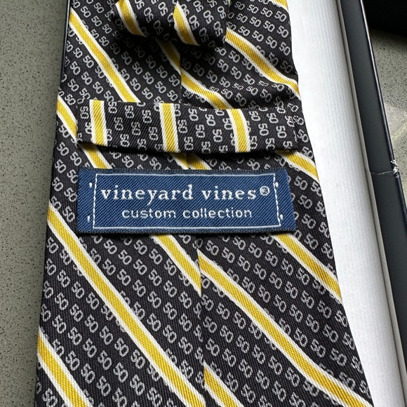 Vineyard Vines 50 Tie - Picture 3 of 5
